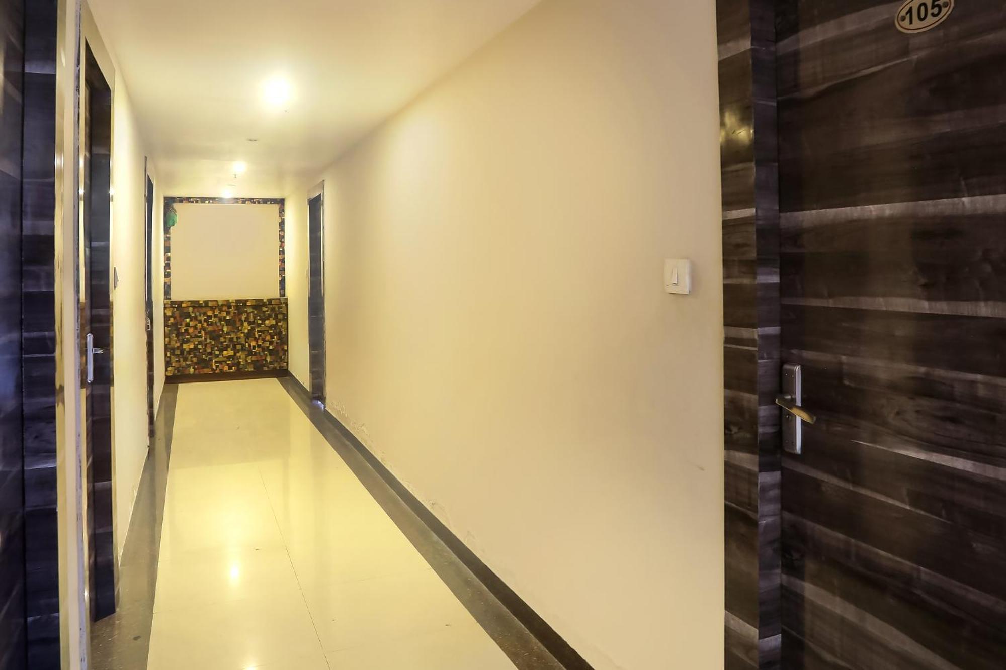 Super Hotel O Vaishnavi Inn Hyderabad Exterior foto
