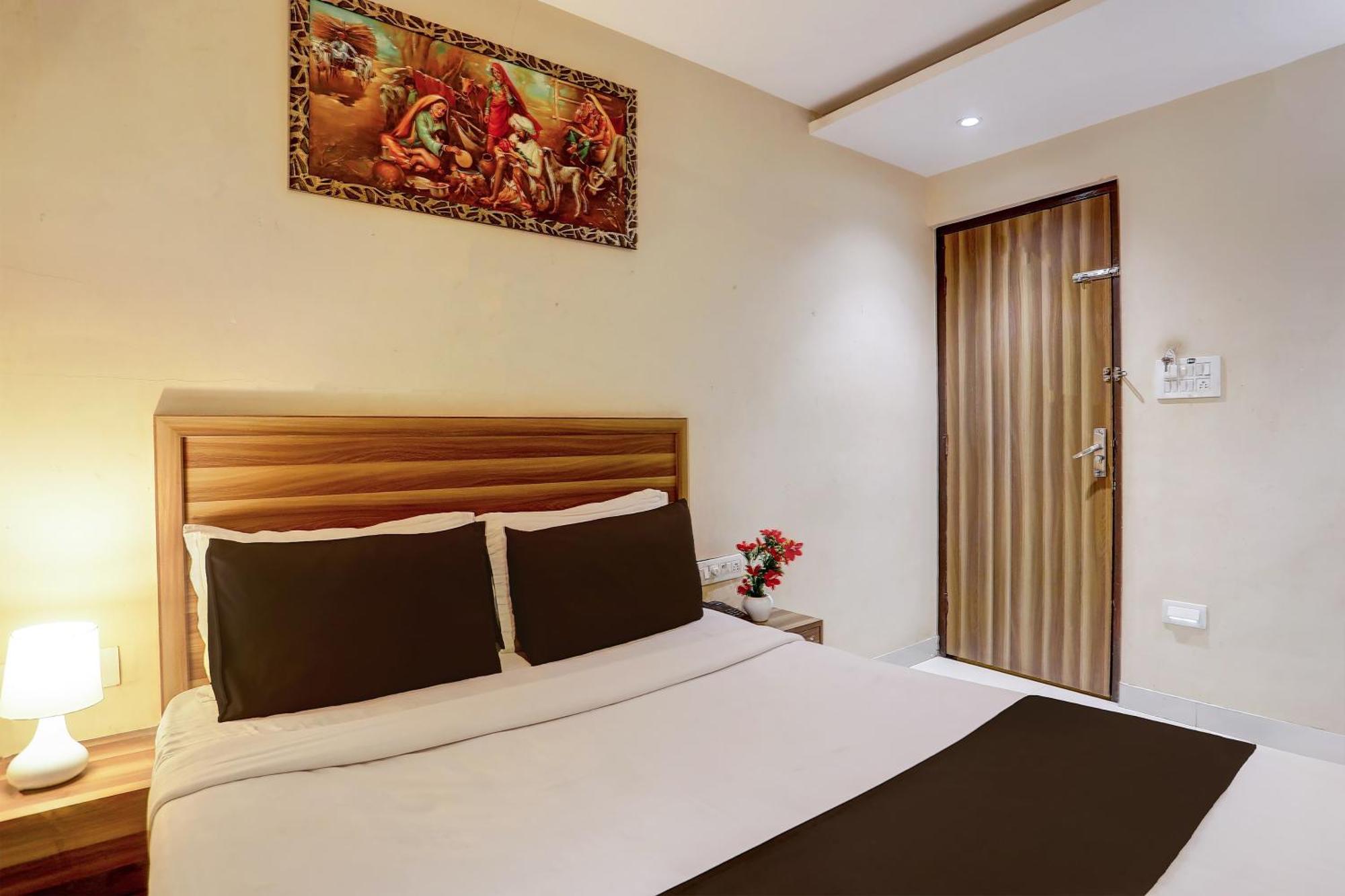 Super Hotel O Vaishnavi Inn Hyderabad Exterior foto