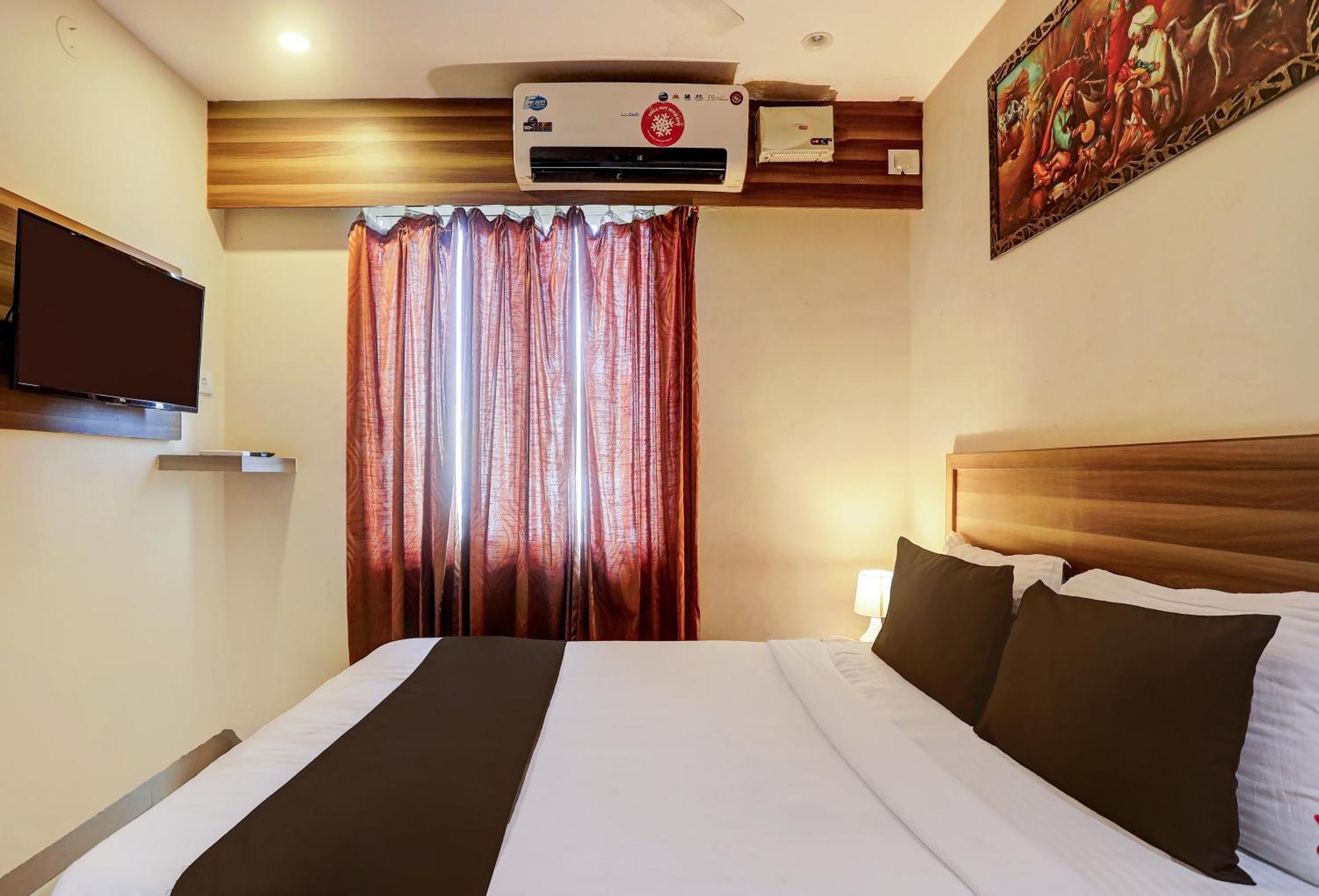 Super Hotel O Vaishnavi Inn Hyderabad Exterior foto